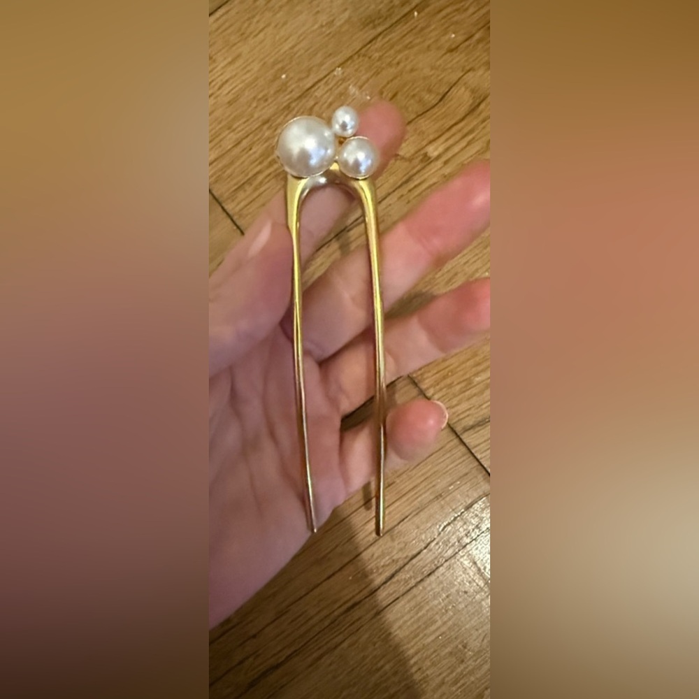 Lelet NY Hair pin
Lelet Ny
Size: OS